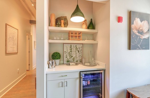 Hillsboro West End Condominio | Walk to Vanderbilt: Eclectic Apt in Nashville