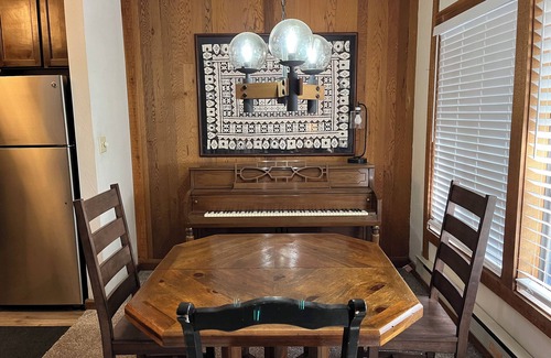 Olympic Valley Condominio | Walk to Village! Clean 2BDRM Palisades Tahoe Condo: Hikes, Dining, Wifi