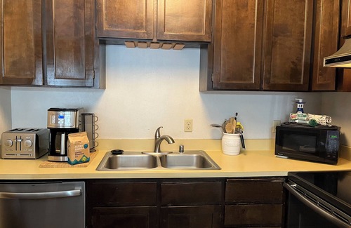 Olympic Valley Condominio | Walk to Village! Clean 2BDRM Palisades Tahoe Condo: Hikes, Dining, Wifi