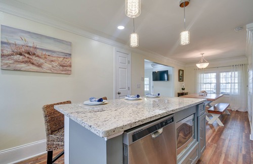 Atlantic Beach Casa | Walk to Water: Coastal-Chic Home Near Myrtle Beach