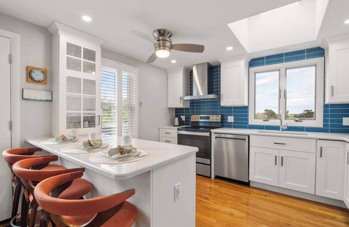 North Truro Casa | # 211: ¡Escapada junto a la playa amigable para los cachorros! ¡Camina hacia los atardeceres deslumbrantes en la bahía!