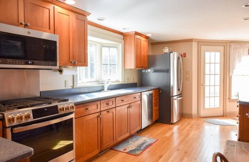 North Eastham Casa | Walk to Water Hot Tub & Game Room!
