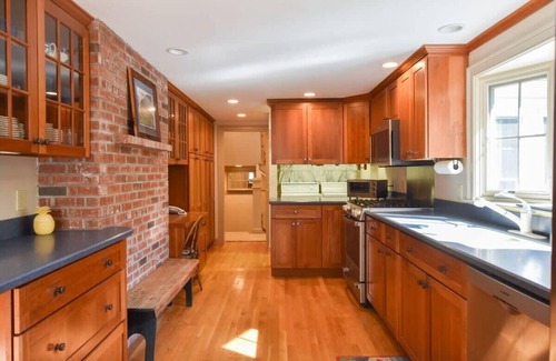 North Eastham Casa | Walk to Water Hot Tub & Game Room!