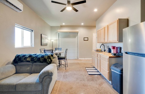 Elgin Casa | Walk to Wineries: Elgin Wine Country Retreat!