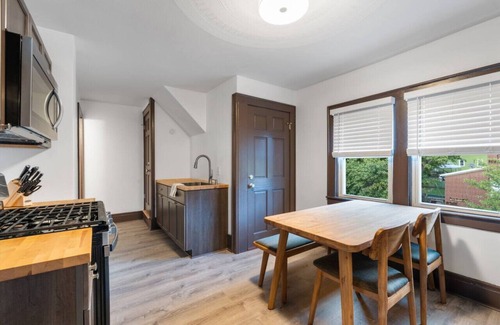 Westside Apartamento | Charming Extended Stay Haven in Safe/Vibrant Area