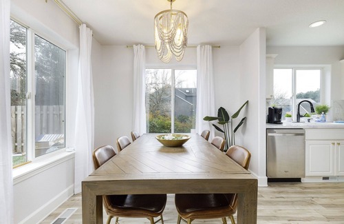Neighbors Southwest Casa | Walkable 4BDR Charmer - Close to Wine Country and Downtown!