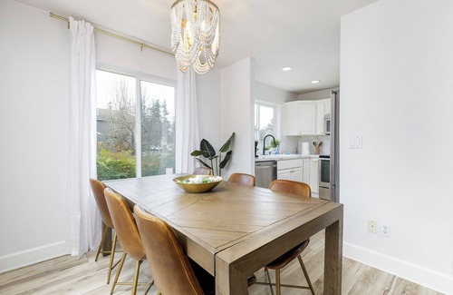 Neighbors Southwest Casa | Walkable 4BDR Charmer - Close to Wine Country and Downtown!