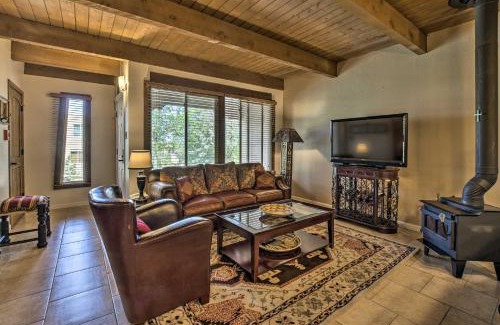 Northeast Santa Fe Apartamento | Walkable Adobe-Style Abode with Community Amenities!