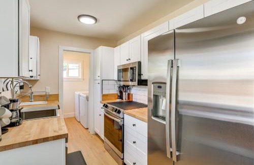 Redding Casa | Walkable and Bright Bungalow in Dtwn Redding!