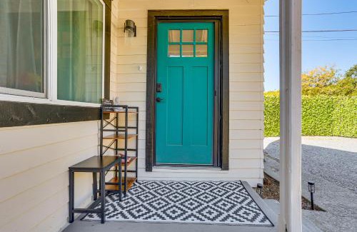 Redding Casa | Walkable and Bright Bungalow in Dtwn Redding!