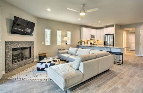 Cave Creek Casa | Walkable Cave Creek Townhome with Private Patio!