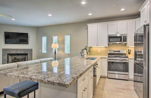 Cave Creek Casa | Walkable Cave Creek Townhome with Private Patio!
