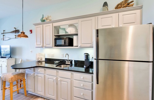 Rosemary Beach Apartamento | Walkable Condo w/ View Btwn Rosemary & Alys Beach!