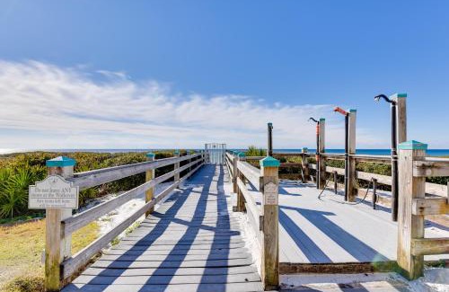 Rosemary Beach Apartamento | Walkable Condo with Pool Btwn Rosemary and Alys Beach!