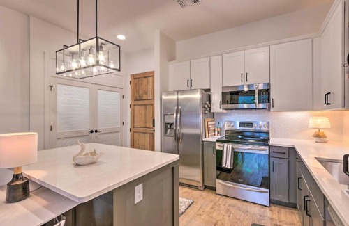 Asheville Apartamento | Walkable Downtown Asheville Condo with Balcony