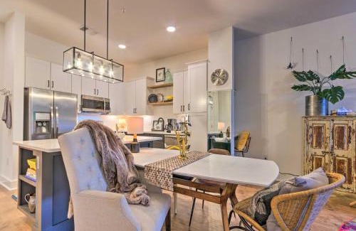 Asheville Apartamento | Walkable Downtown Asheville Condo with Balcony