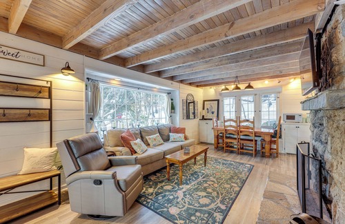 Lake Arrowhead Cabaña | Walkable 'Green Gables Cottage' in Lake Arrowhead