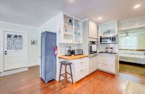 St. Marys Casa | Walkable Home w/ Porch in Dtwn St Marys!