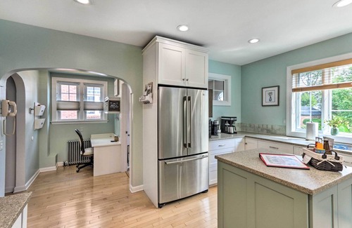 East Shore Casa | Walkable New Haven Retreat w/ Ocean Views!