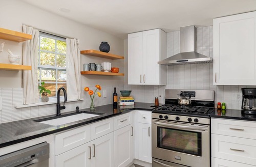 Govalle Casa | Walkable, Prime East Austin Location | Casa Cherico