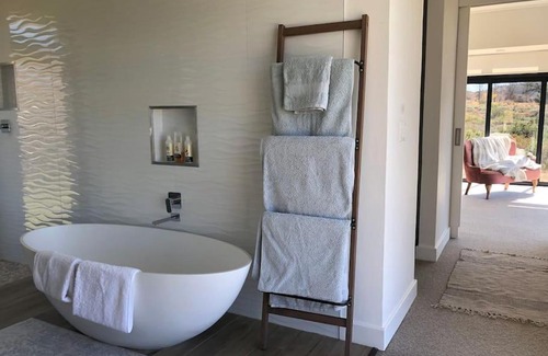 Dullstroom Casa | Walkersons Estate- Outcrop