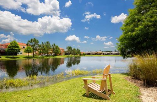 Kissimmee Casa | Walkin' on Sunshine - 5 bed pool home in Terra Verde Resort near Disney