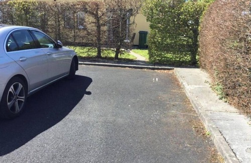 Adare Apartamento | walking distance Adare Village Manor, Hotels, Restaurant’s, Pubs, Golf Course