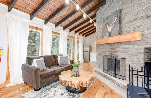The Blue Mountains Chalet De Esquí | Walking distance to village! HOT TUB & SAUNA