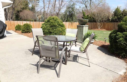 Winston - Salem Casa | A poca distancia de Reynolda House and Gardens. Cerca Wake Forest University