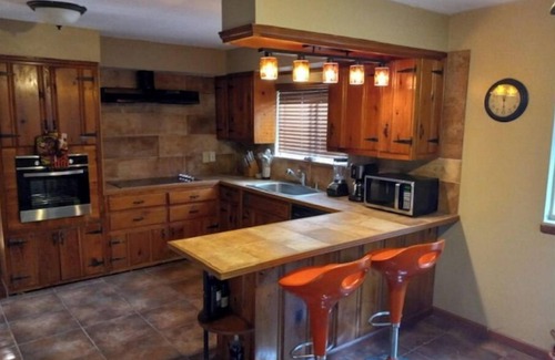 Whitehaven Casa | Walking Distance To Elvis Presley Mansion !!
