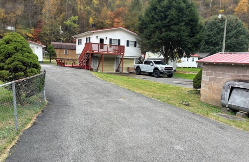 Matewan Casa | Walking distance to gas station/riding passes, and the famous Sherry Bo’s diner
