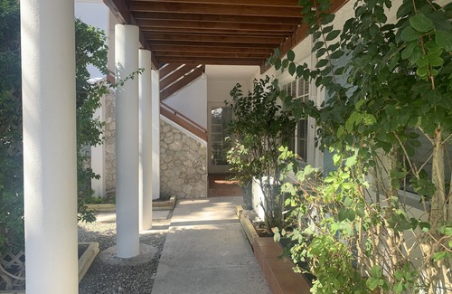 George Town Apartamento | Walking distance to Smith Cove Beach, nearby restaurants, 7 min drive Camana Bay
