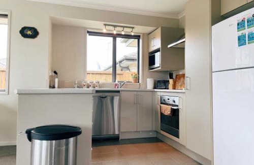 Hamilton Casa | Walking distance to Rototuna Shopping Centre