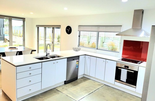 Ruakaka Casa | Walking distance to Ruakaka Beach
