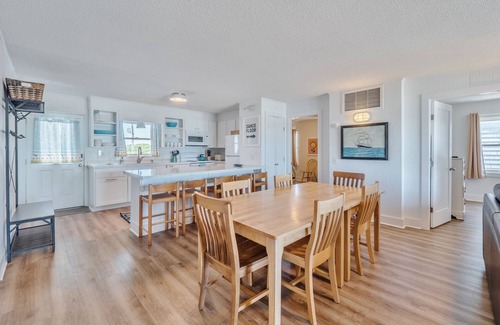 Topsail Beach Casa | Walking on Sunshine-Ambos niveles: 8BR, 4BA, 16 plazas! Frente al mar con cubiertas!