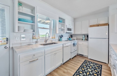 Topsail Beach Casa | Walking on Sunshine-Ambos niveles: 8BR, 4BA, 16 plazas! Frente al mar con cubiertas!