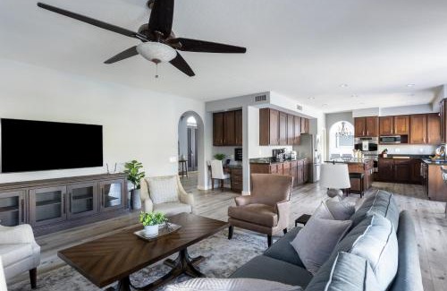 Arabian Crest Casa | Walking On Sunshine