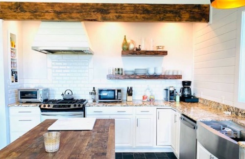 Austin County Casa | Walking Star Farm - mins to Brenham and Round Top