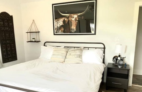 Austin County Casa | Walking Star Farm - mins to Brenham and Round Top