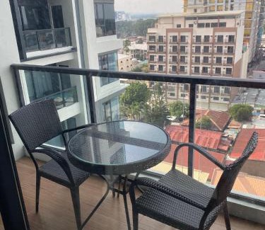 Balibago Apartamento | Walking Street Condo Beautiful 1 king bedroom