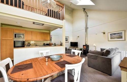 Slate Islands Cabaña | Walled Garden Mews 4 - una cabaña Mews que tiene capacidad para 6 personas en 2 dormitorios