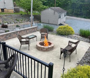 Greentown Casa | Wallenpaupack Lake house