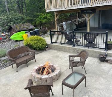 Greentown Casa | Wallenpaupack Lake house