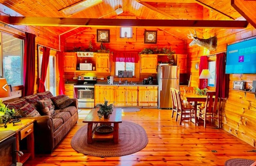 Waterville Cabina | Walnut Ridge Cabin w/ Hot Tub