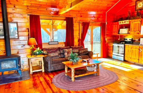 Waterville Cabina | Walnut Ridge Cabin w/ Hot Tub