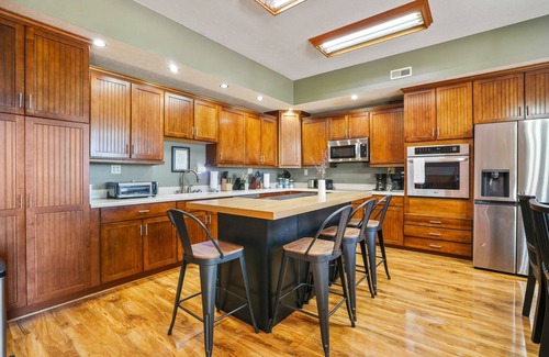 Logan Cabina | Walnut Ridge Retreat | Pickleball | Pond | Pool