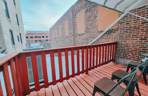 Gayborhood Apartamento | Walnut St Kingdom/King Bed/85" TV/Arcades