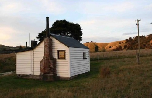 Gladstone Casa | Walnut Whare