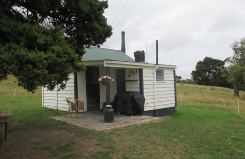 Gladstone Casa | Walnut Whare
