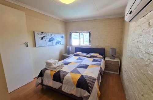 Trawal Apartamento | Walters Lane Comfort Apartment 2 - No Loadshedding